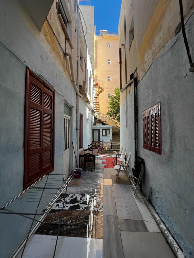 Ngm . Home Piraeus Bagian luar foto